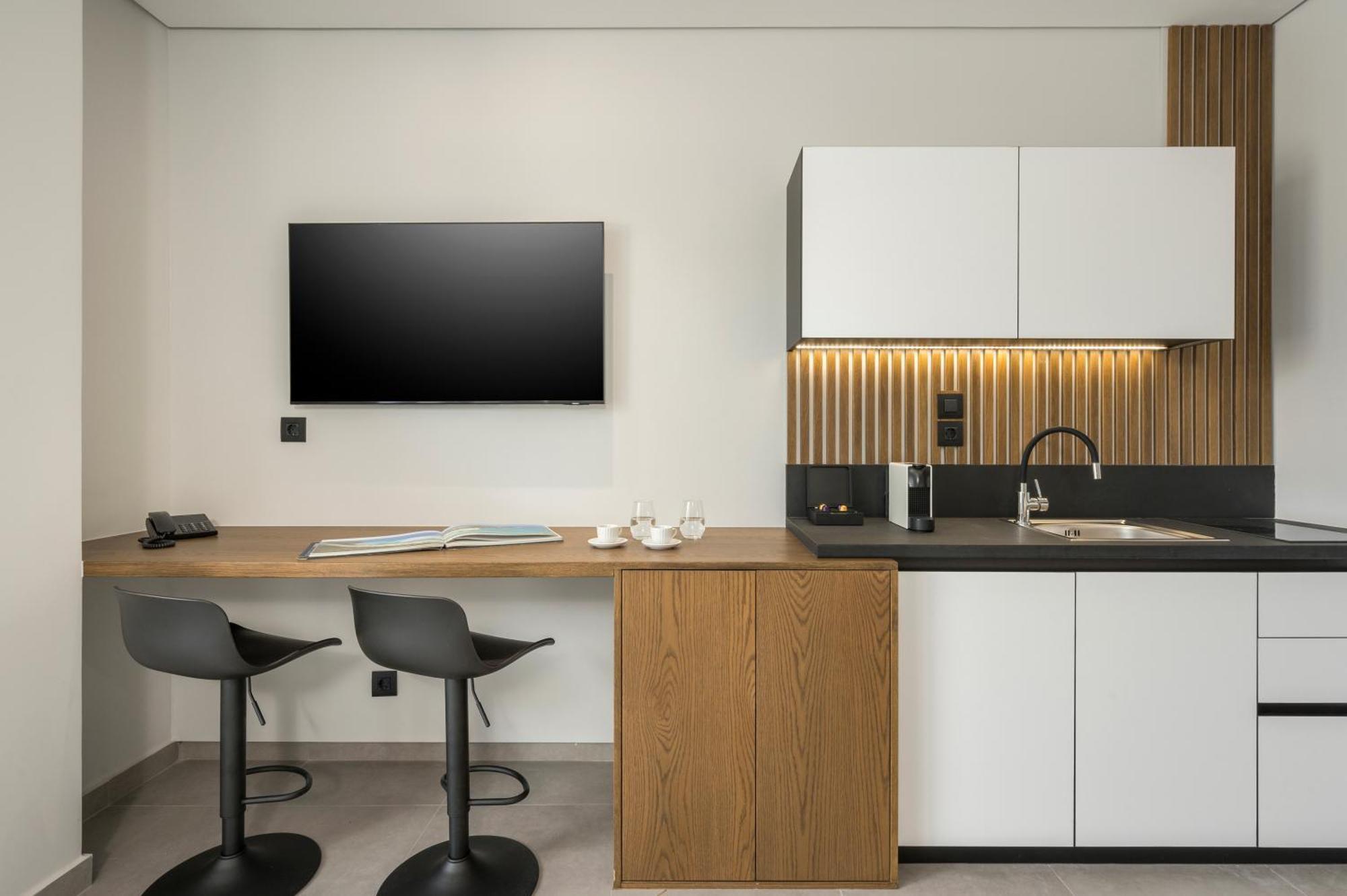 Ostrakon Suites Agia Marina エクステリア 写真